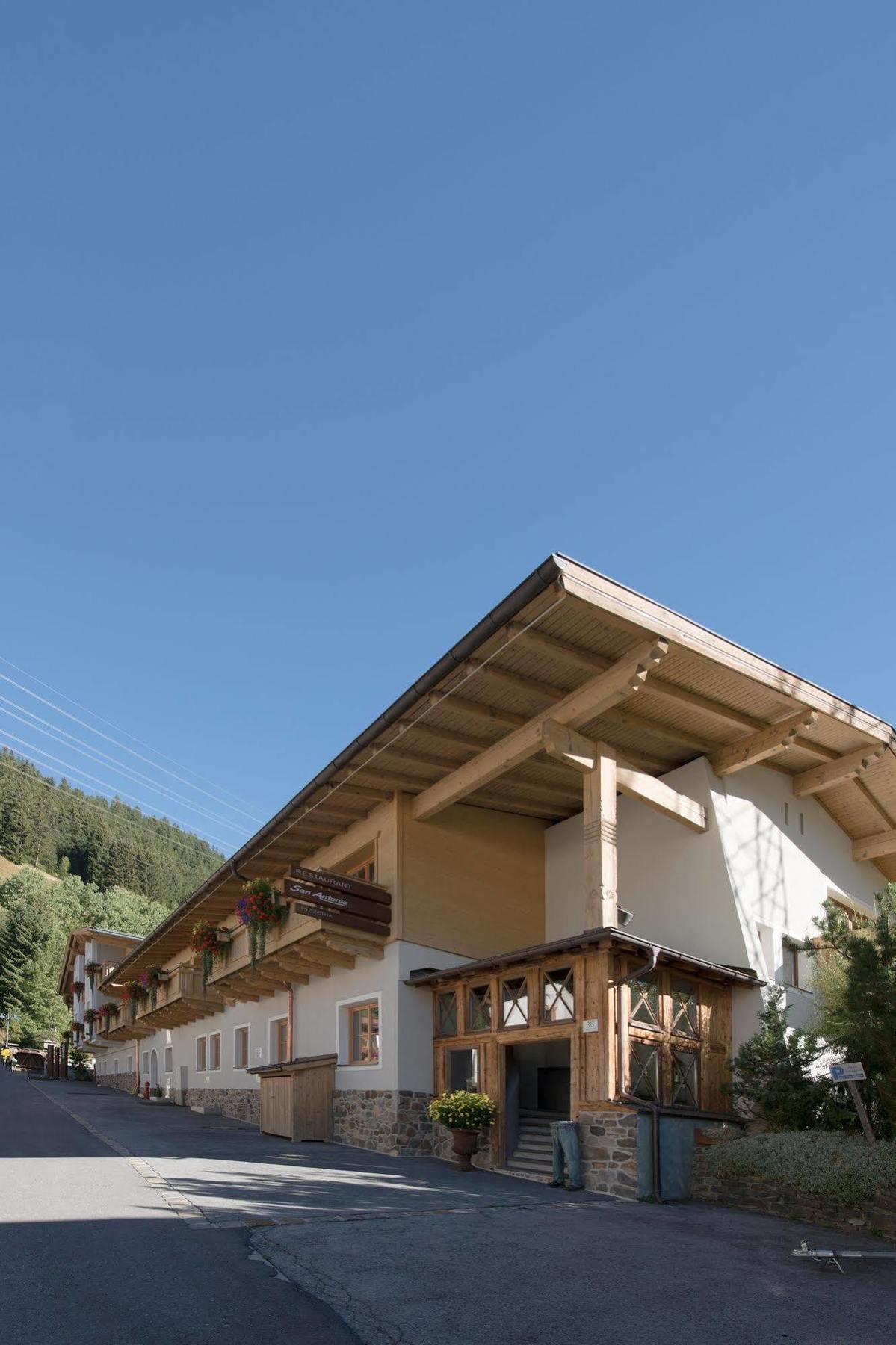 Apart Hotel San Antonio Sankt Anton am Arlberg Exteriör bild