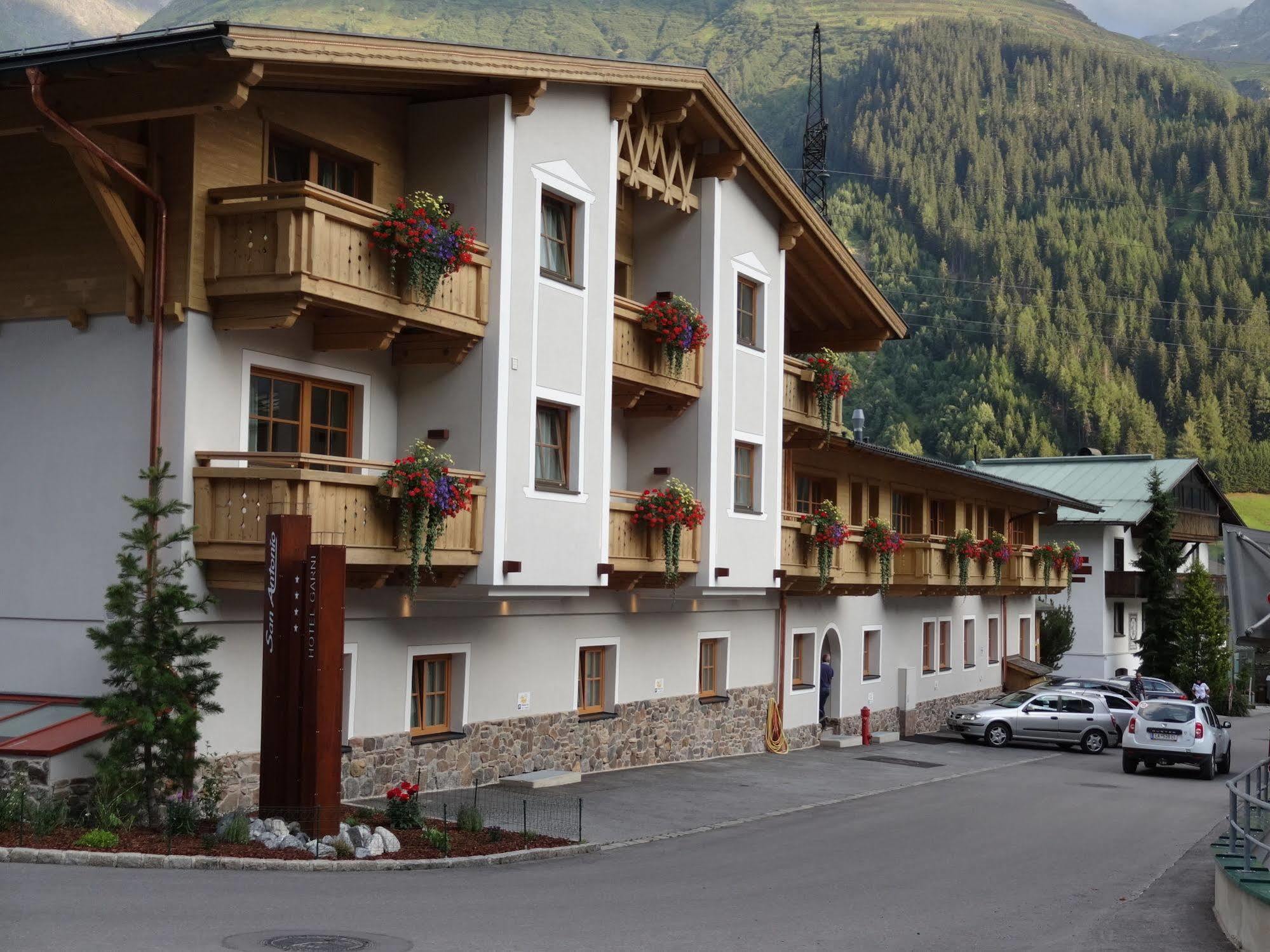 Apart Hotel San Antonio Sankt Anton am Arlberg Exteriör bild